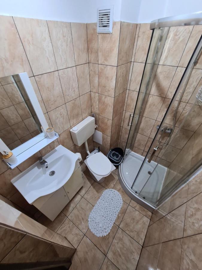 לינה וארוחת בוקר בוקרשט Garsoniera Privata מראה חיצוני תמונה