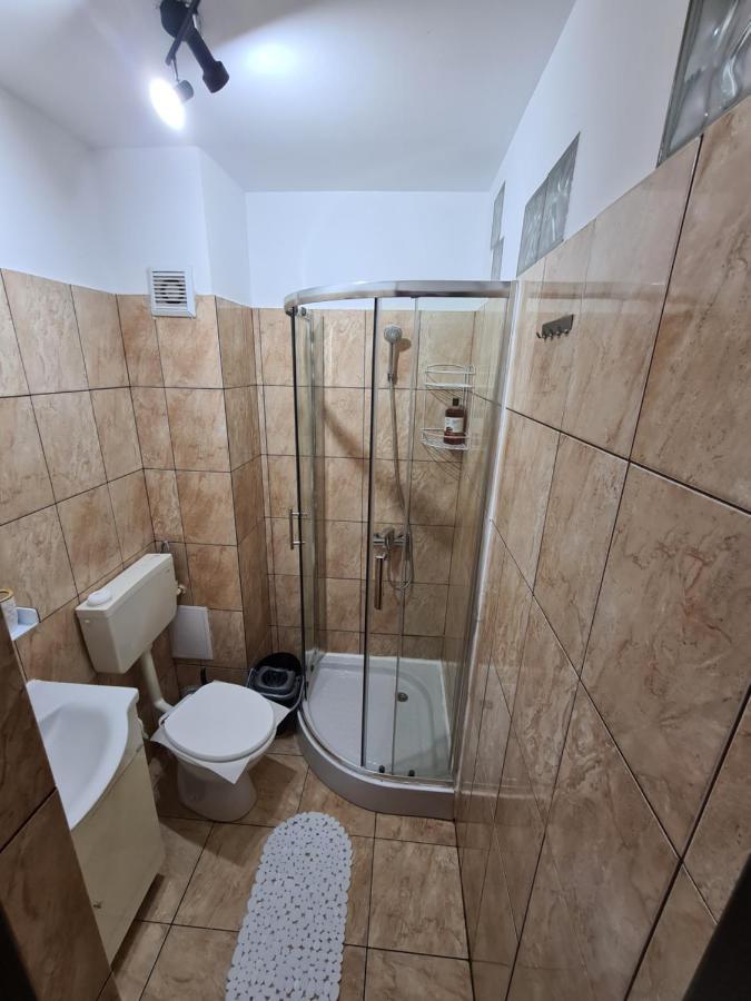 לינה וארוחת בוקר בוקרשט Garsoniera Privata מראה חיצוני תמונה