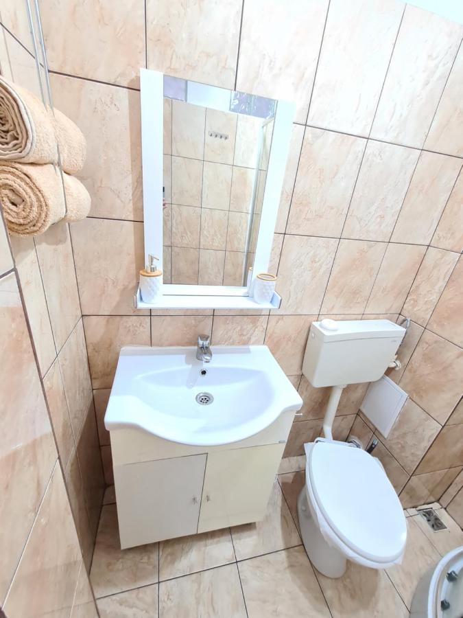 לינה וארוחת בוקר בוקרשט Garsoniera Privata מראה חיצוני תמונה